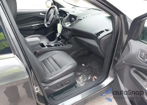 2019 Ford Escape Titanium z USA, uszkodzony, nr VIN 1FMCU0J99KUA51003